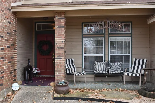 $340,000 | 311 Ridge Hollow Trail, Venus, TX 76084