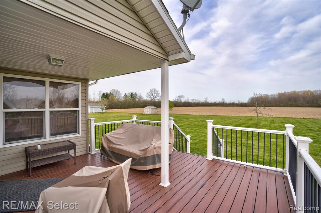 8334 North Bray Road Mount Morris, MI 48458 - Photo 7 of 34