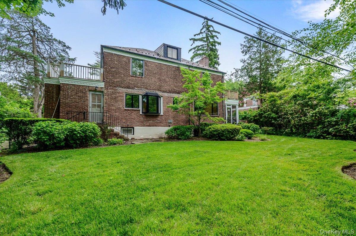 8 Parkside Drive Great Neck, NY 11021 - Photo 29 of 32