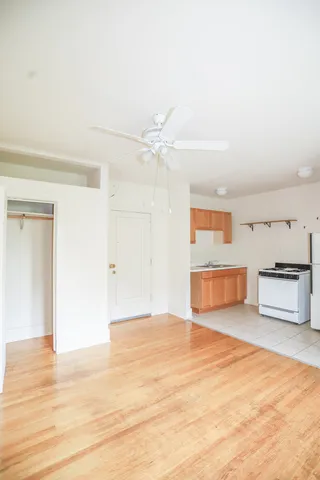 $1,275 | 1100 West Roscoe Street, Unit 37, Chicago, IL 60657