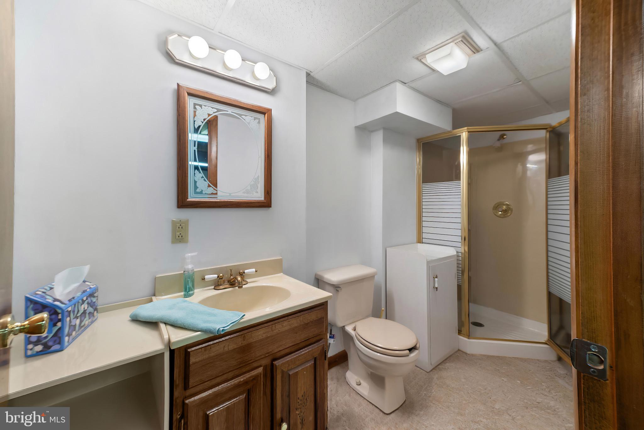 618 Fairmount Road Linthicum Heights, MD 21090 - Photo 26 of 35 Full bathroom