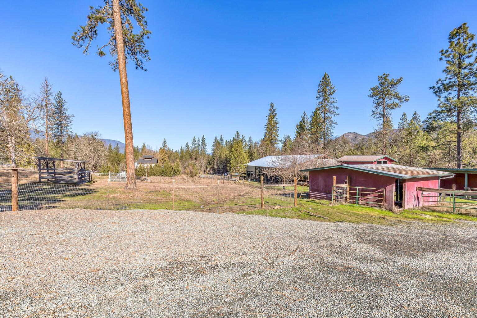 1956 East Fork Road Williams, OR 97544 - Photo 28 of 40 28