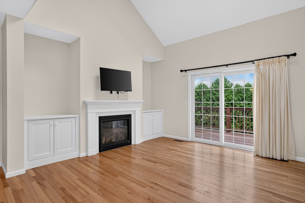 4 Hastings Road, Unit 4 Hudson, MA 01749 - Photo 5 of 39