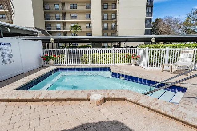$185,900 | 3400 Cove Cay Drive, Unit 2H, Clearwater, FL 33760