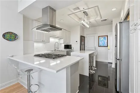 $2,375,000 | 600 Port Of New Orleans Place, Unit 6F, New Orleans, LA 70130