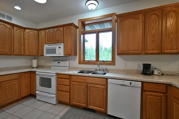 $669,900 | N5020 Red Pine Trail, Spooner, WI 54801