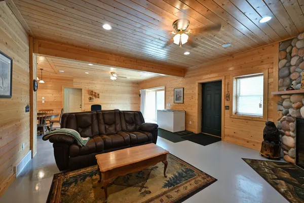 $669,900 | N5020 Red Pine Trail, Spooner, WI 54801