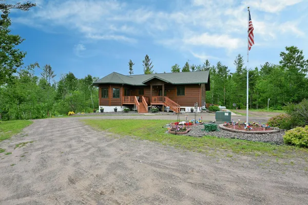 $669,900 | N5020 Red Pine Trail, Spooner, WI 54801