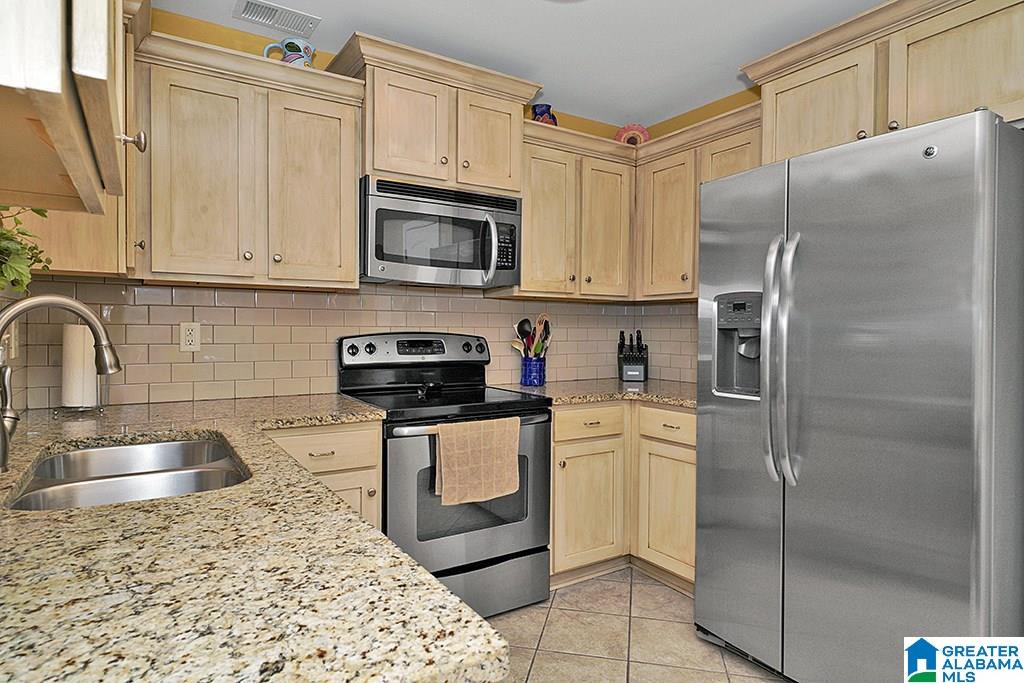 1061 Garnet Drive Calera, AL 35040 - Photo 7 of 29
