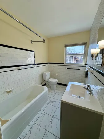 $1,100 | 234 East Pleasant Street, Davenport, IA 52803