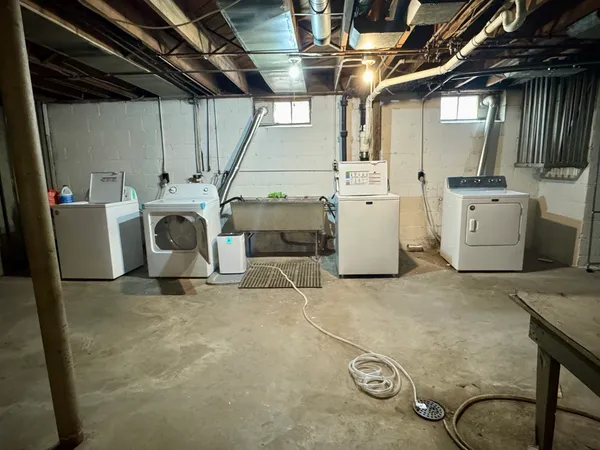 $1,100 | 234 East Pleasant Street, Davenport, IA 52803