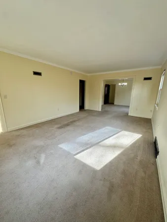$1,100 | 234 East Pleasant Street, Davenport, IA 52803