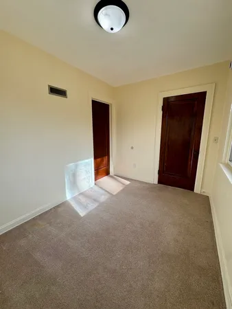 $1,100 | 234 East Pleasant Street, Davenport, IA 52803