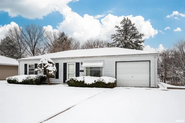 $155,000 | 5702 North Graceland Drive, Peoria, IL 61614