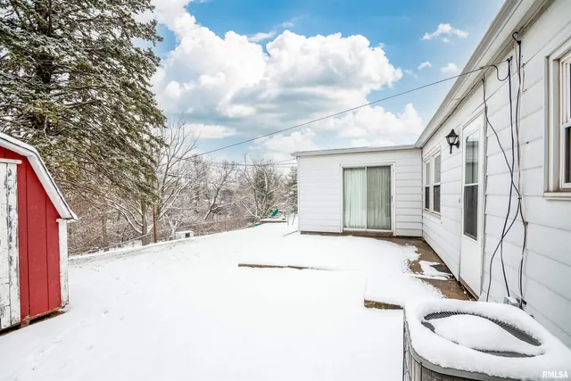 $155,000 | 5702 North Graceland Drive, Peoria, IL 61614