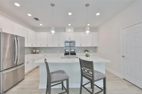 $349,500 | 13908 Kingfisher Glen Drive, Lithia, FL 33547