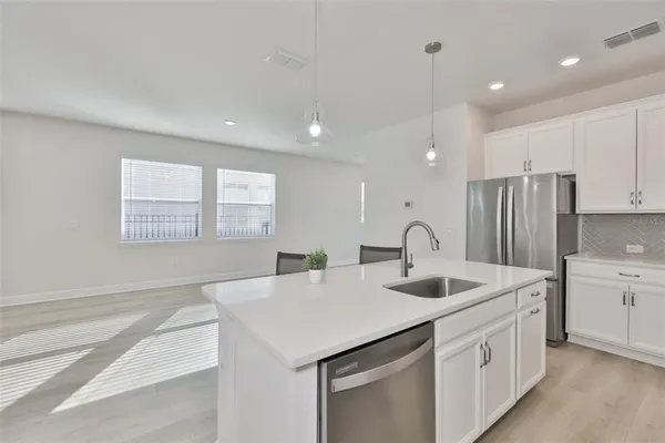 $349,500 | 13908 Kingfisher Glen Drive, Lithia, FL 33547