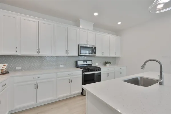 $349,500 | 13908 Kingfisher Glen Drive, Lithia, FL 33547