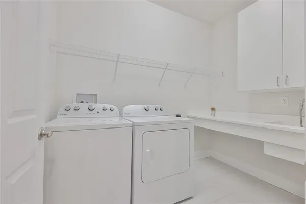 $349,500 | 13908 Kingfisher Glen Drive, Lithia, FL 33547