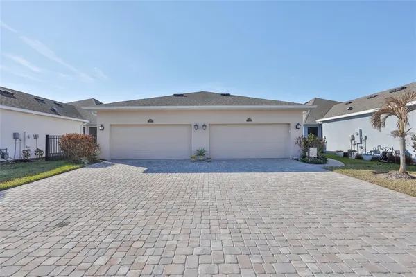 $349,500 | 13908 Kingfisher Glen Drive, Lithia, FL 33547