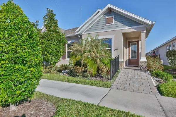 $349,500 | 13908 Kingfisher Glen Drive, Lithia, FL 33547