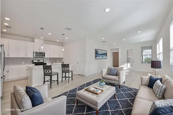 $349,500 | 13908 Kingfisher Glen Drive, Lithia, FL 33547