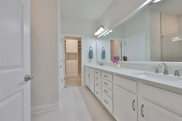 $349,500 | 13908 Kingfisher Glen Drive, Lithia, FL 33547