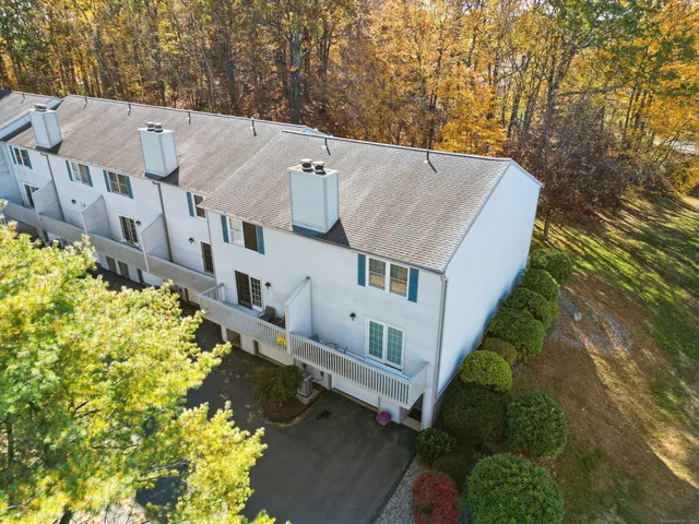 $324,900 | 20 Wolf Hill Road, Unit 7H, Wolcott, CT 06716