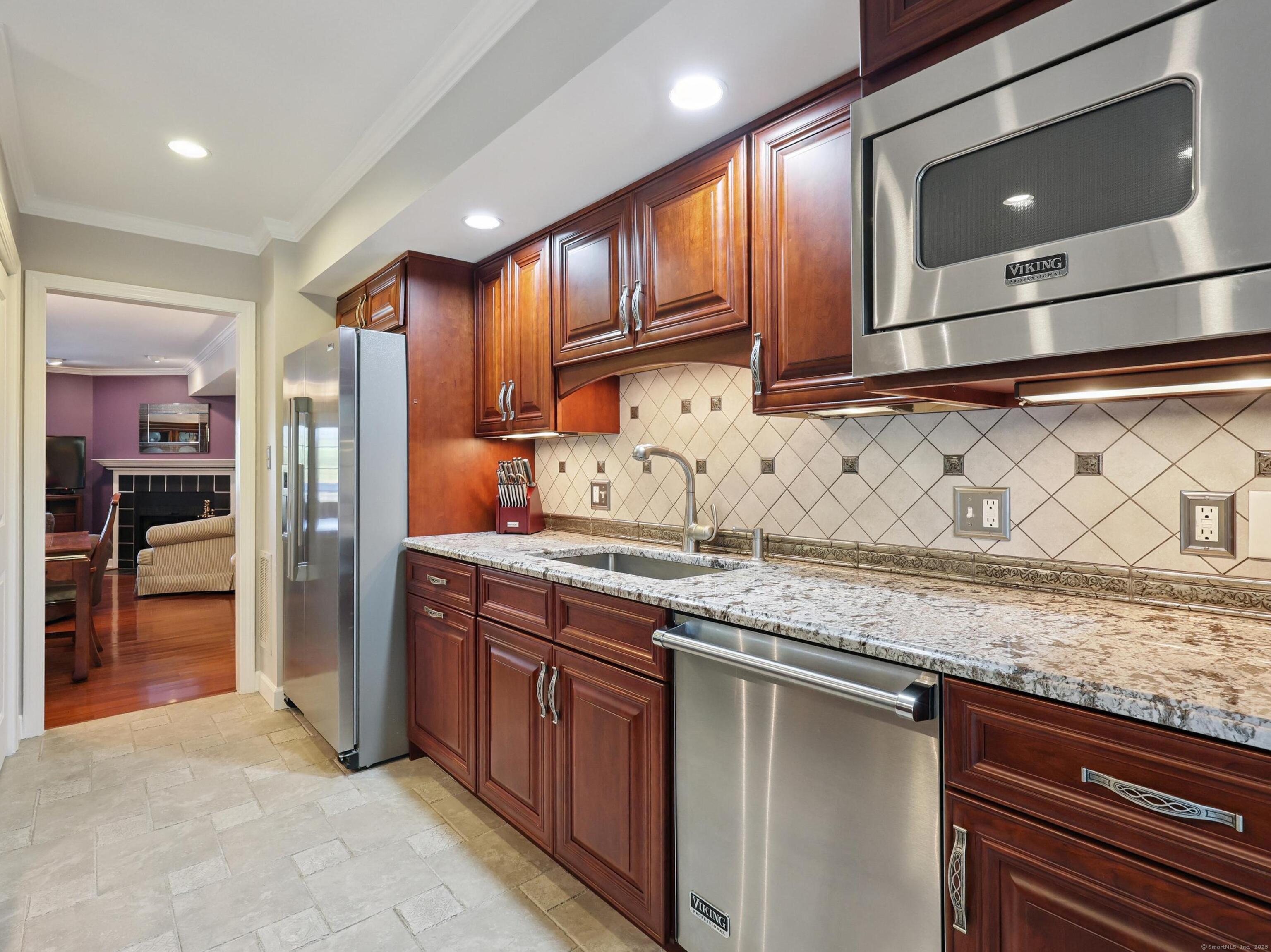 20 Wolf Hill Road, Unit 7H Wolcott, CT 06716 - Photo 9 of 39