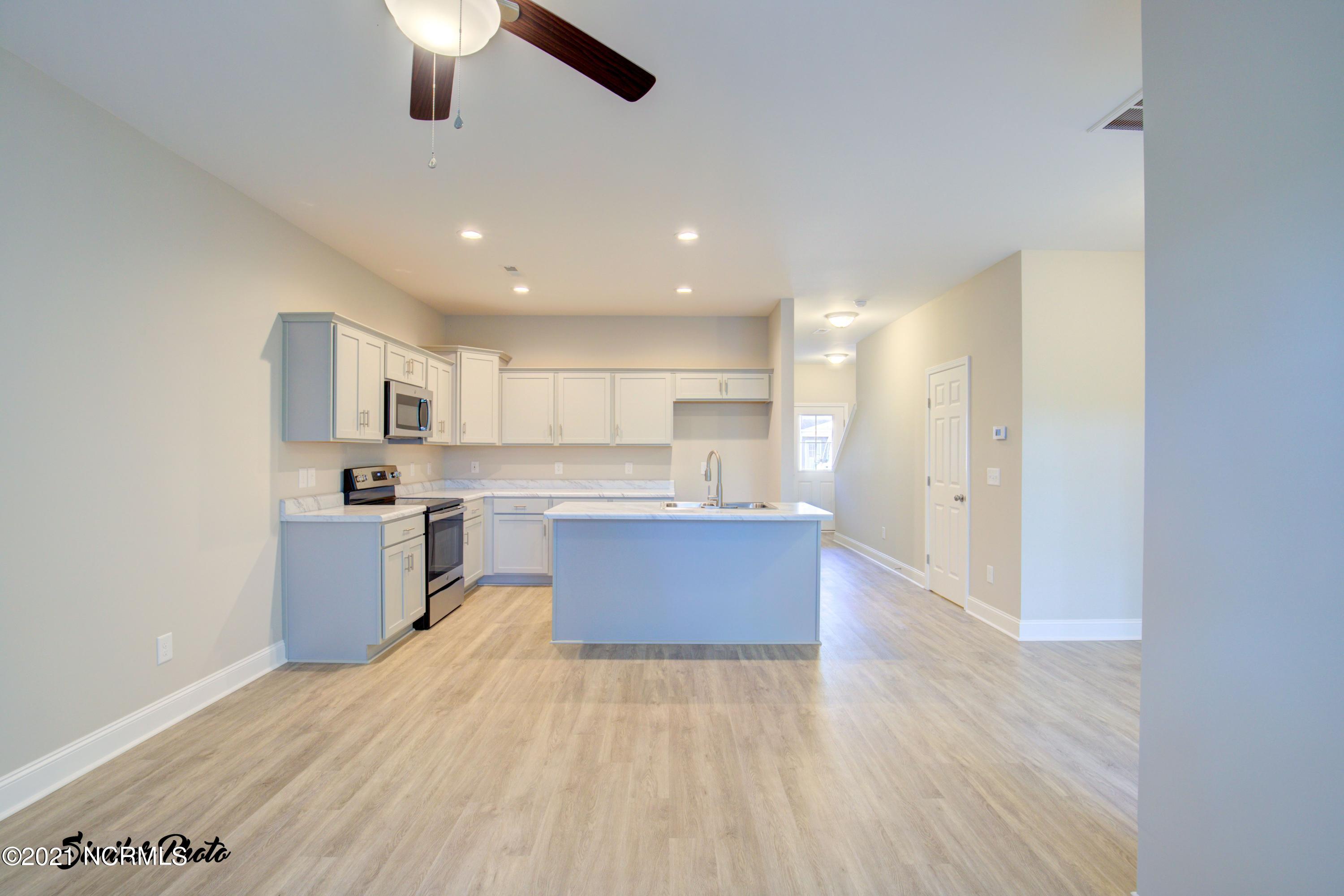 361 South Stingray Lane Holly Ridge, NC 28445 - Photo 6 of 31 210 N. Stingray - Interiors_19