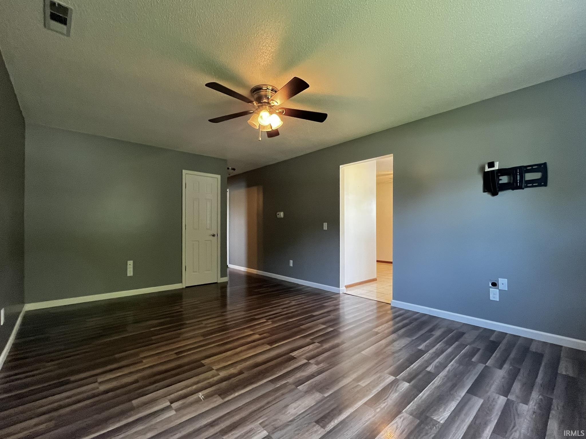 8909 Mariners Ridge Drive Fort Wayne, IN 46819 - Photo 10 of 35