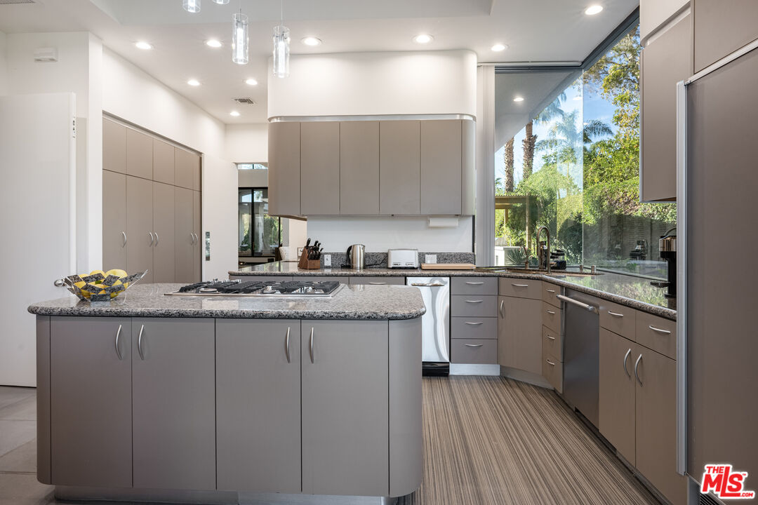 6 Rocky Lane Rancho Mirage, CA 92270 - Photo 25 of 56