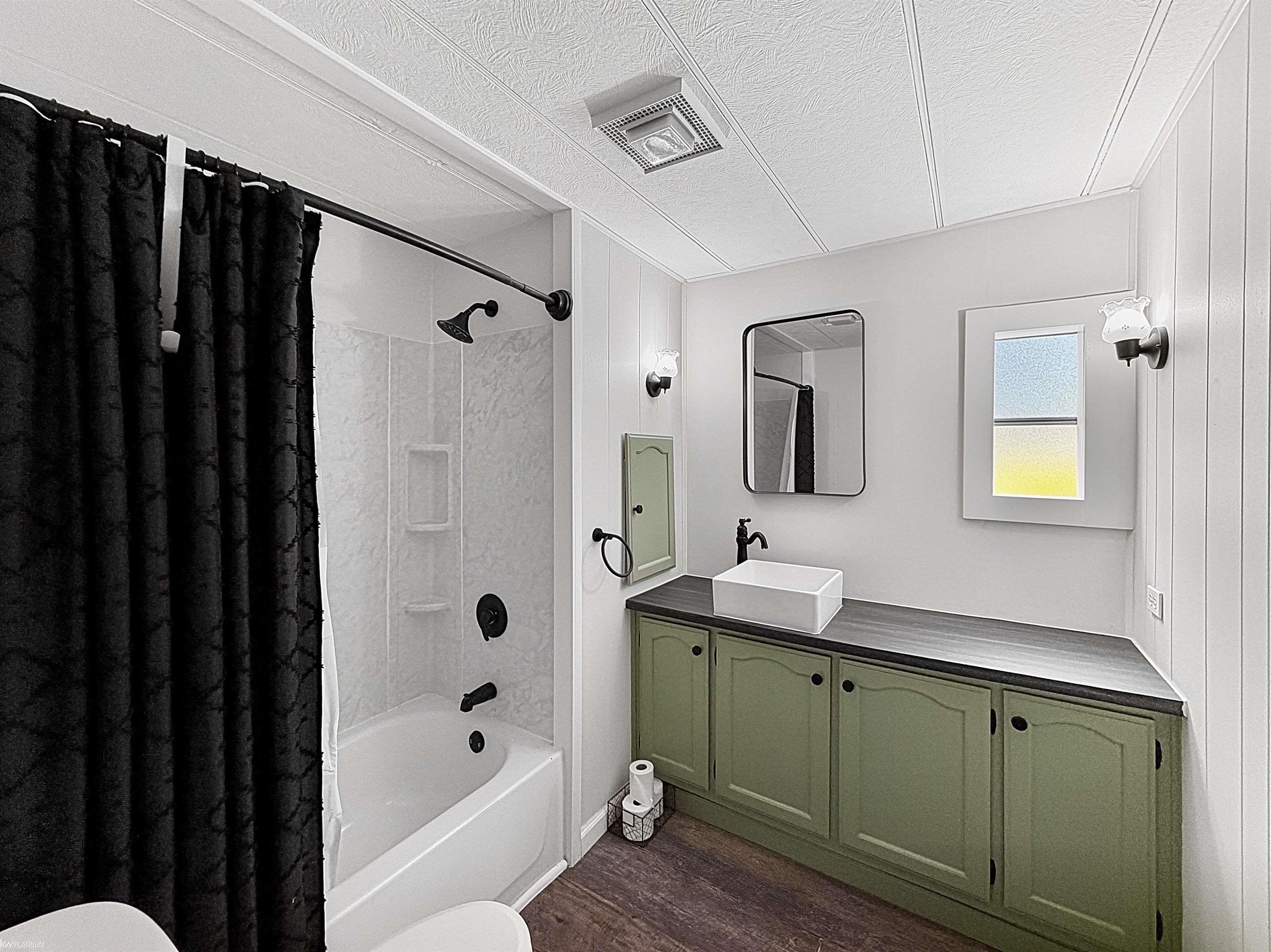 11828 Cascade Circle Romeo, MI 48065 - Photo 11 of 13 50213129-c1a42620-66c9-47a3-84f5-1b2fcdfbc158.JPG