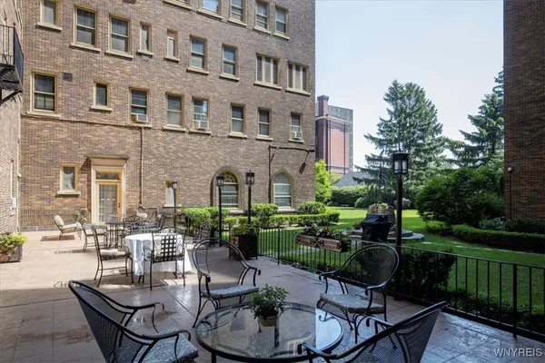 $299,500 | 925 Delaware Avenue, Unit 1D, Buffalo, NY 14209