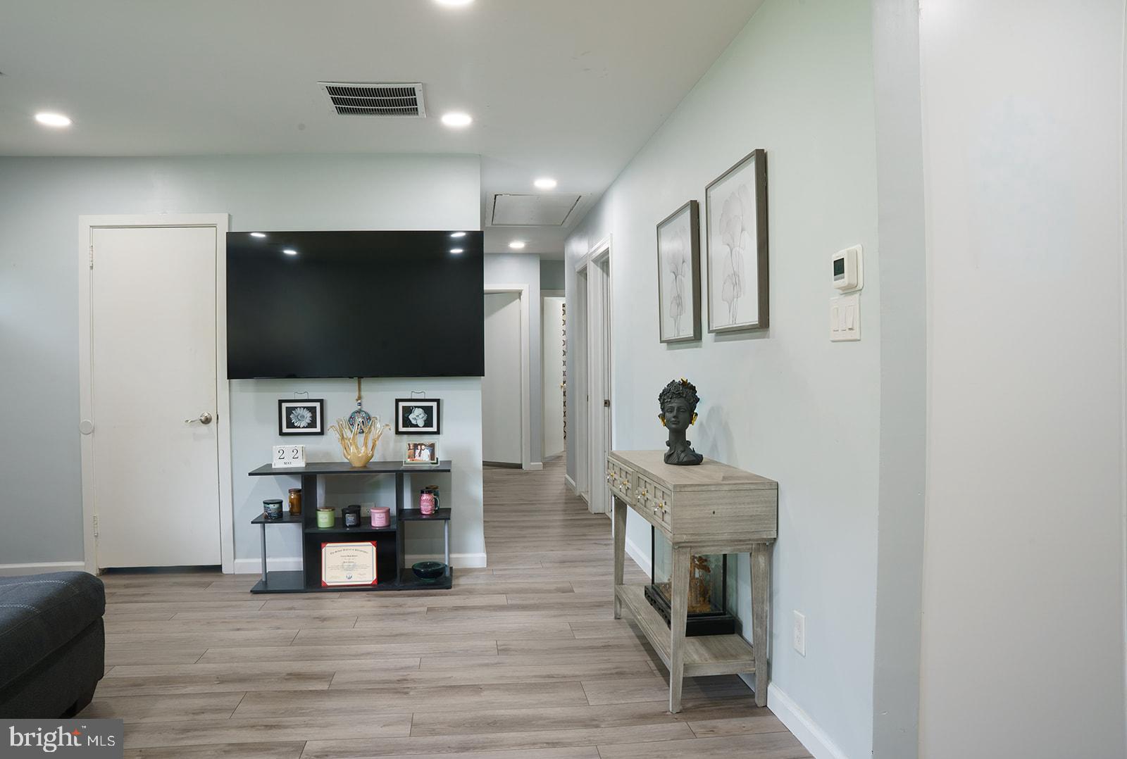 757 Jane Road Jenkintown, PA 19046 - Photo 4 of 34