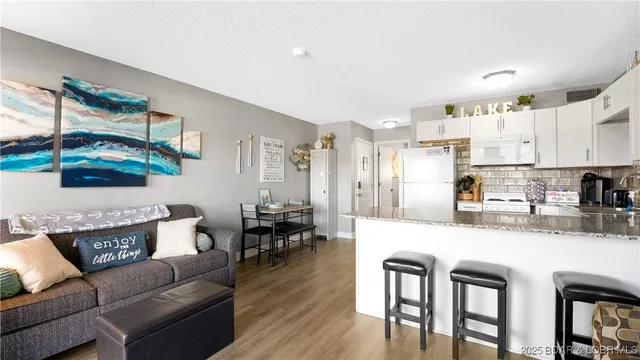 $169,500 | 6620 Weston Point Drive, Unit G11, Osage Beach, MO 65065