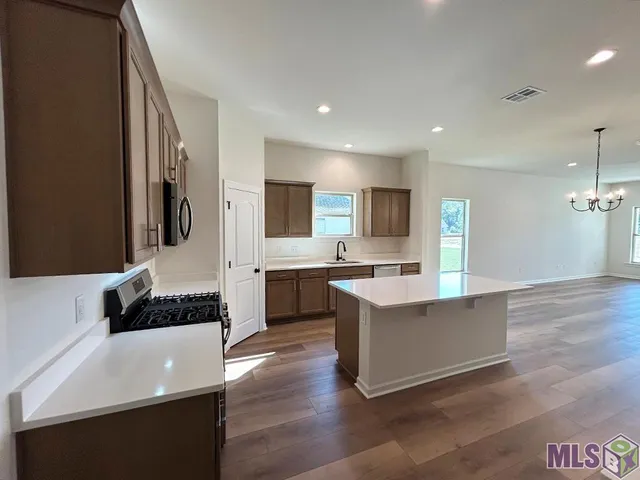 $283,850 | 39741 Axis Avenue, Ponchatoula, LA 70454