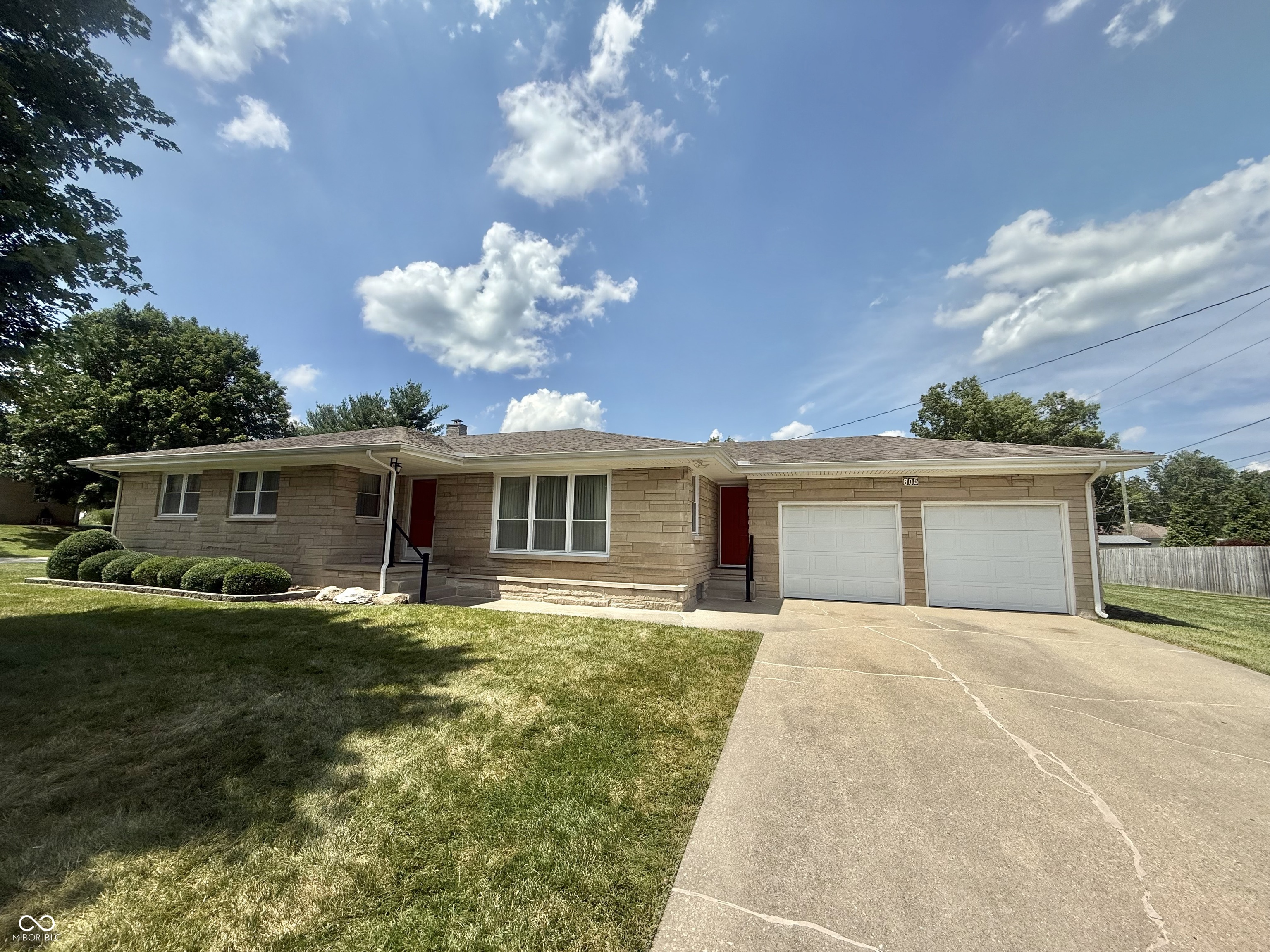 605 East Redding Road Seymour, IN 47274 - Photo 2 of 51 Gallery Image 2