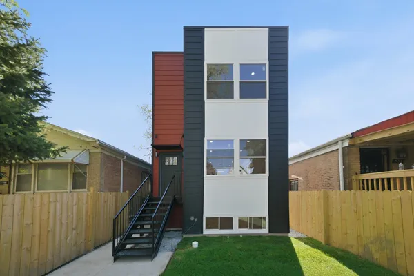 $550,000 | 939 North Harding Avenue, Chicago, IL 60651