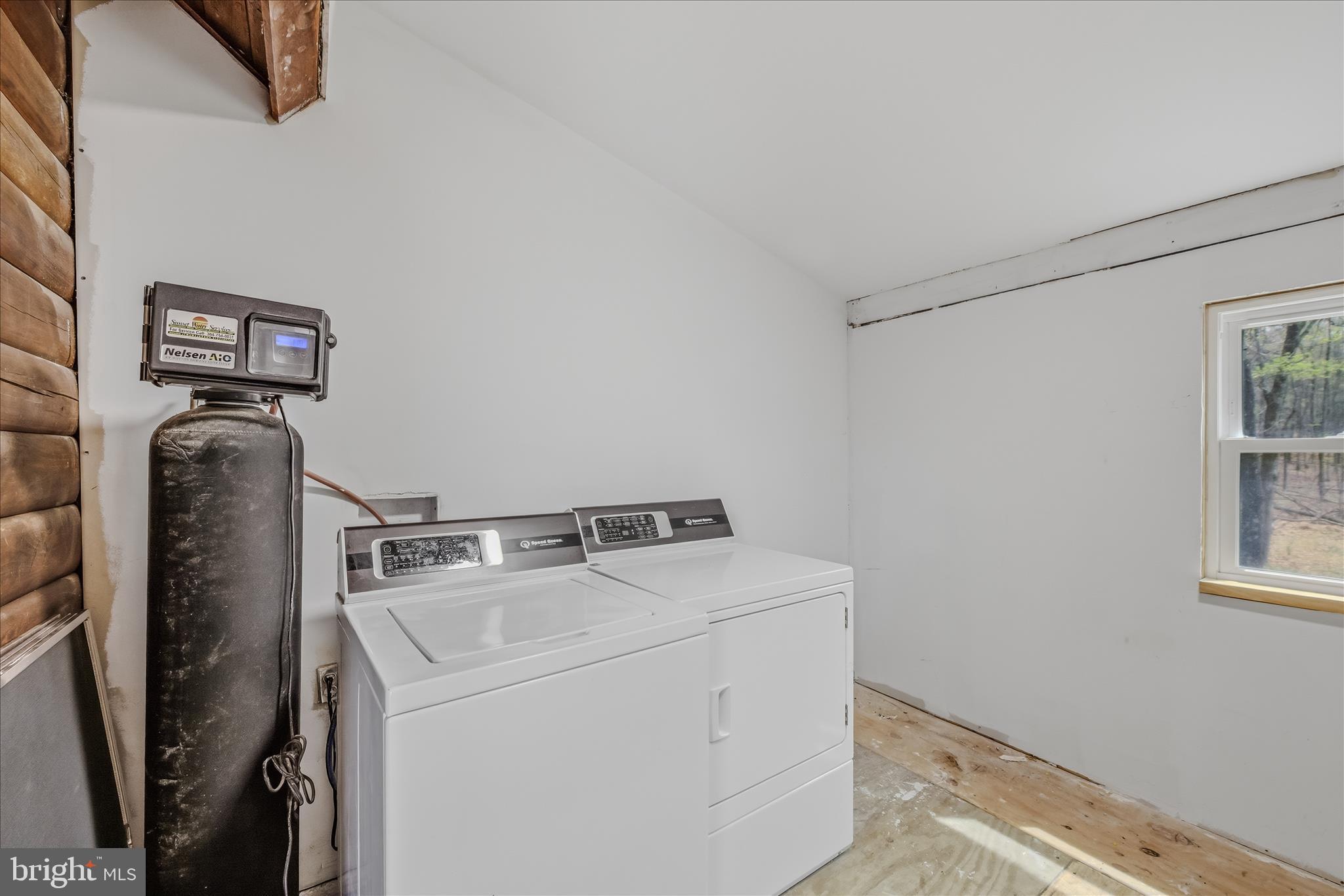 264 Clear Spring Lane Berkeley Springs, WV 25411 - Photo 20 of 38 Laundry Room