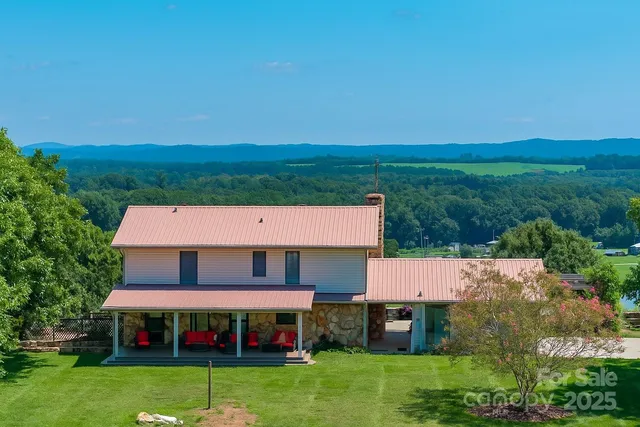 a top view of a house with a garden