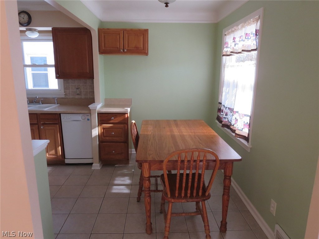 5602 Ridgewood Avenue Parma, OH 44129 - Photo 6 of 29 Gallery Image 6