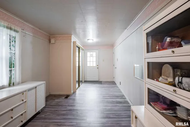 $130,000 | 308 West Flora Street, Valier, IL 62891