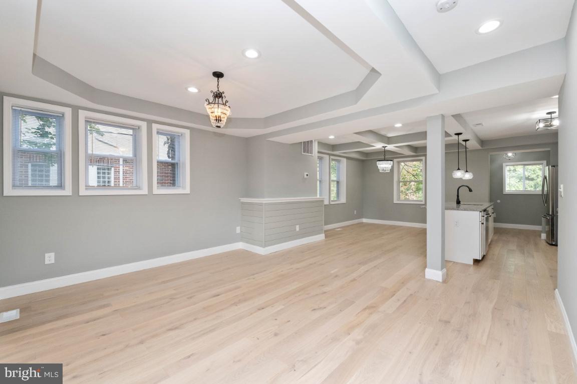 4624 Rokeby Road Baltimore, MD 21229 - Photo 3 of 30