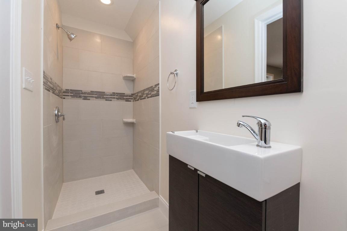 4624 Rokeby Road Baltimore, MD 21229 - Photo 22 of 30