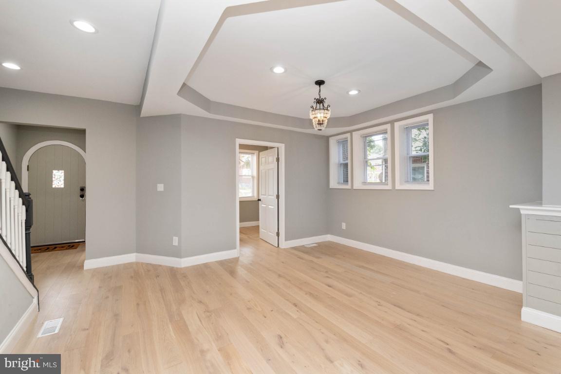 4624 Rokeby Road Baltimore, MD 21229 - Photo 4 of 30