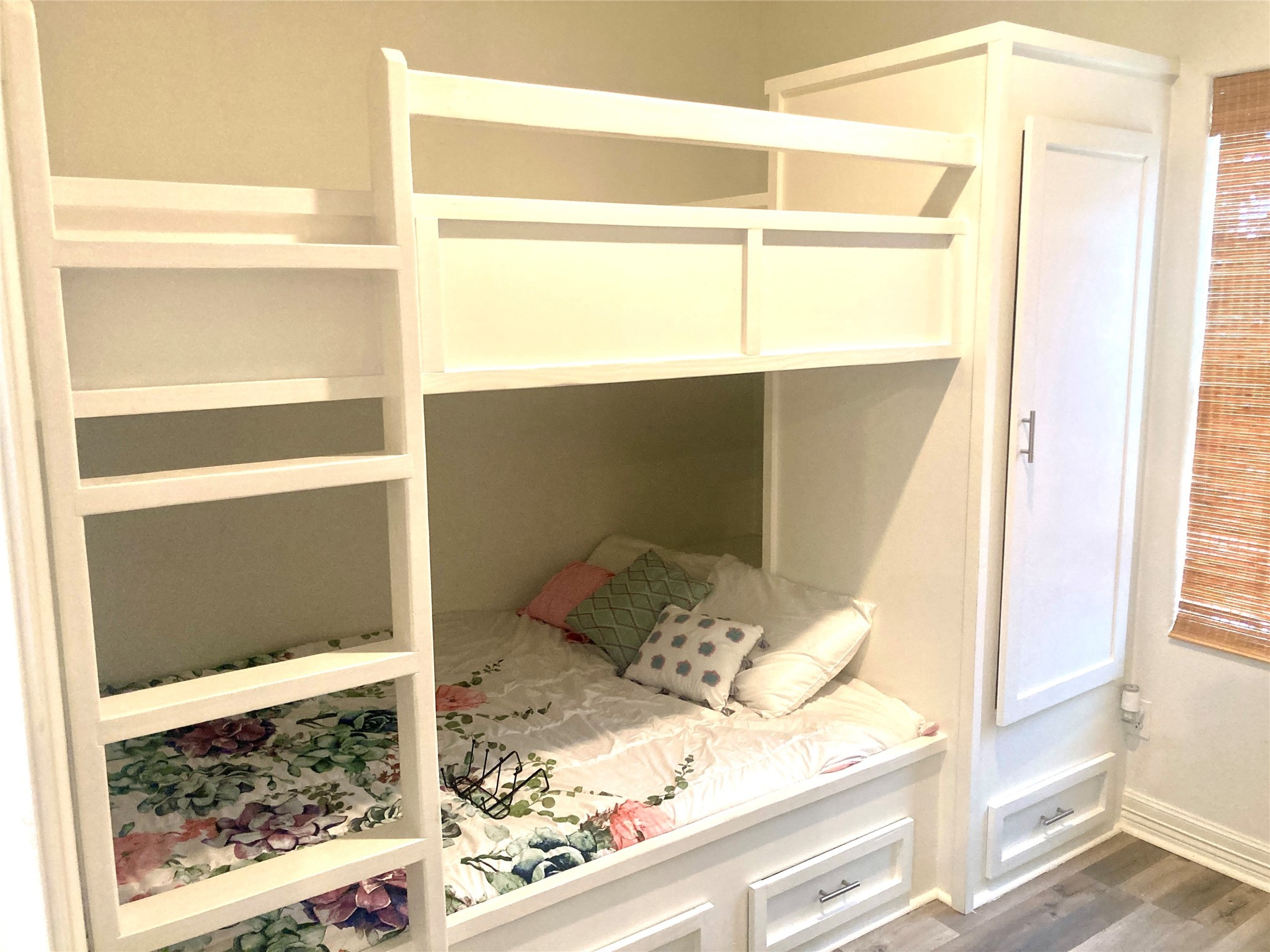 1830 Croaker Lane Crystal Beach, TX 77650 - Photo 9 of 21 a bathroom with a window