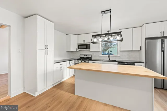 $299,000 | 329 Ridge Avenue, Glendora, NJ 08029