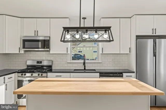 $299,000 | 329 Ridge Avenue, Glendora, NJ 08029