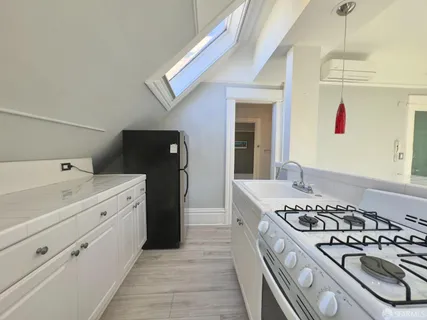 $3,100 | 360 Lily Street, Unit 10, San Francisco, CA 94102